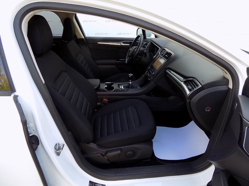 Ford Mondeo (2019) 2.0TDCi/Trend/LED/DPH/ - fotka 15 z 45