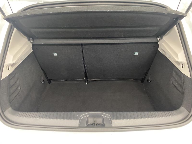 Renault Clio 1,0 TCe 74kw LED 1. maj. ČR - fotka 22 z 26