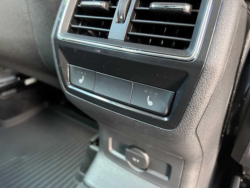 Škoda Karoq 2.0 TDi 110 kW 1.MAJITEL DPH - fotka 21 z 22