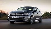 9. Citroën C-Elysée. Oba Francouzi v přehledu sice nabízejí poměrně velký kufr o objemu 506 litrů, proti konkurenci však strádají na praktičnosti kvůli karoserii typu sedan. C-Elysée seženete už za cenu 272 900 Kč s motorem o objemu 1,2 litru.