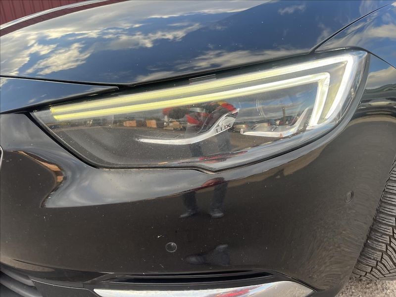Opel Insignia 1,6 CDTi 100kW SPORTS TOURER - fotka 42 z 43
