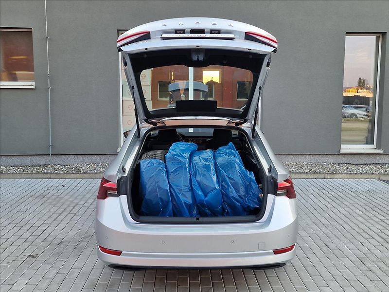 Škoda Octavia 2.0TDI DSG Ambition,ČR,1.Maj. - fotka 40 z 50