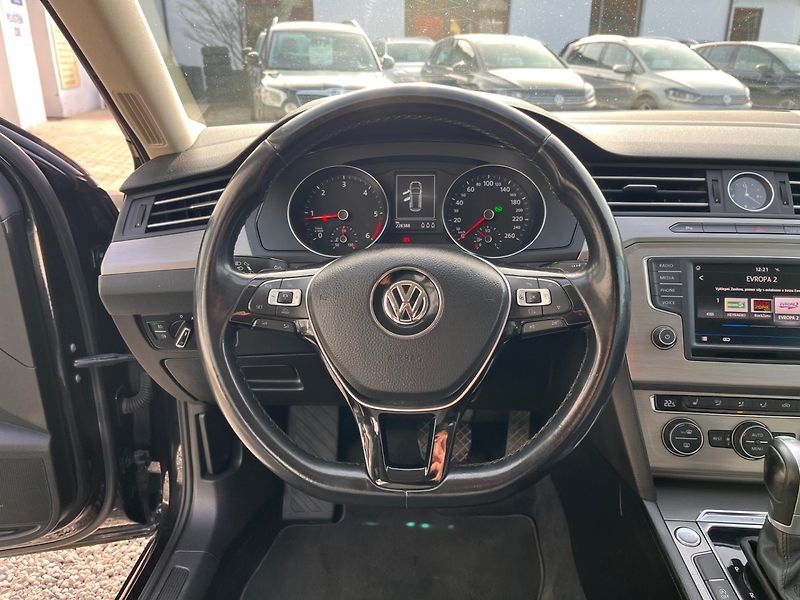 Volkswagen Passat (2017) 2.0 TDi DSG Navi DPH - fotka 9 z 20