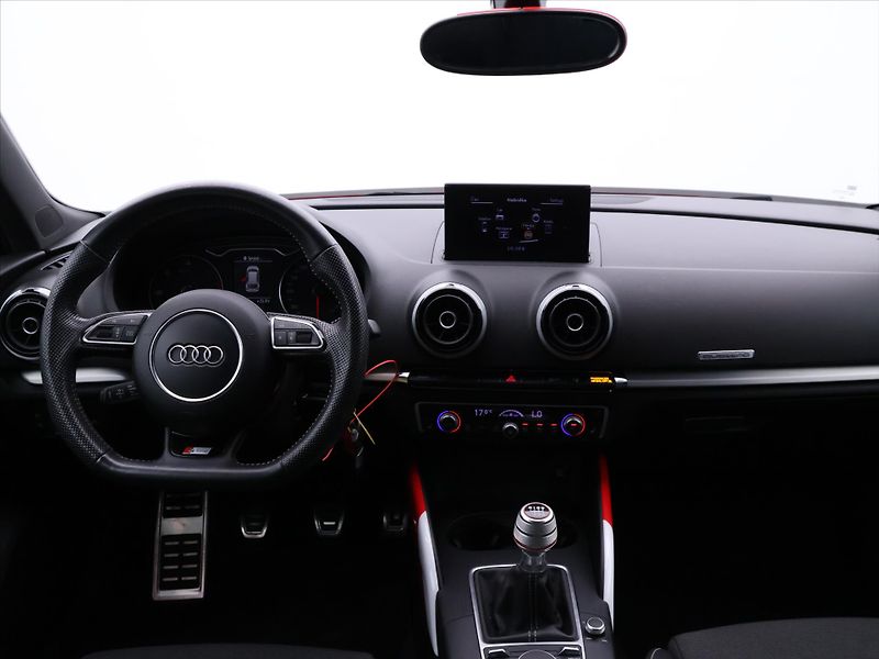 Audi A3 2,0 TDI 110kW Quattro CZ - fotka 28 z 35