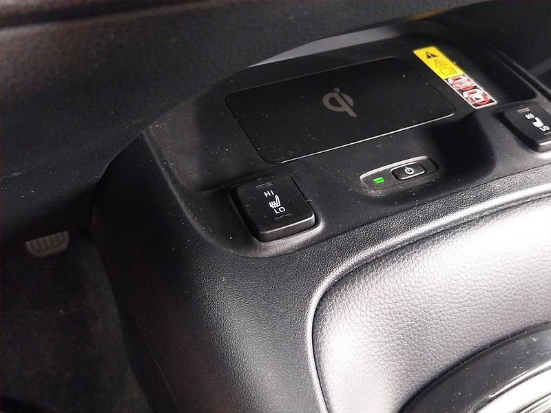 Toyota Corolla (2024) 1.8 Hybrid - fotka 19 z 23
