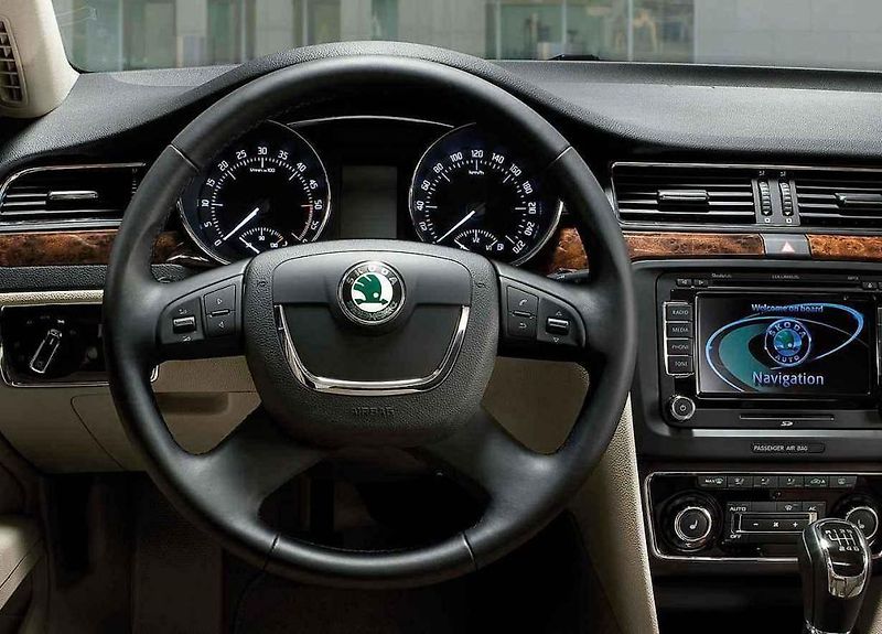 Jak se za sto let vyvíjel volant u škodovek?