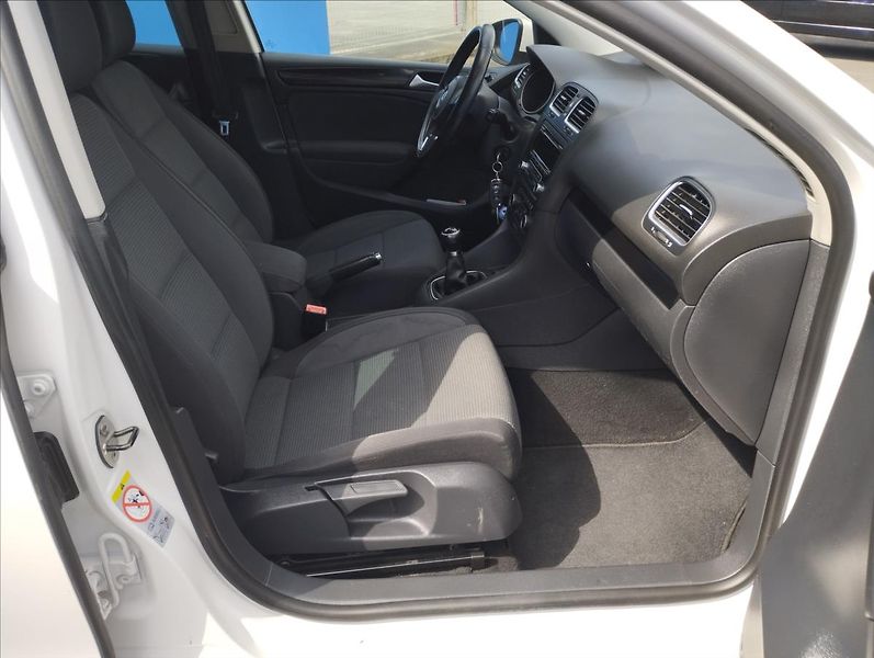 Volkswagen Golf 1,2 - fotka 8 z 15