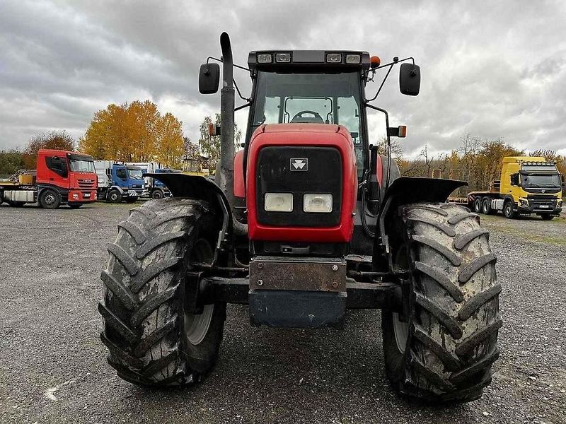 Traktor Zetor 7011.