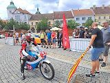 Přehlídku závodních aut a motocyklů pořádal Autoklub Mělník.