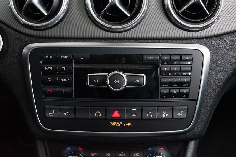Mercedes-Benz GLA 220d 4MATIC*HARMAN*KAMERA*ČR 1 - fotka 28 z 41