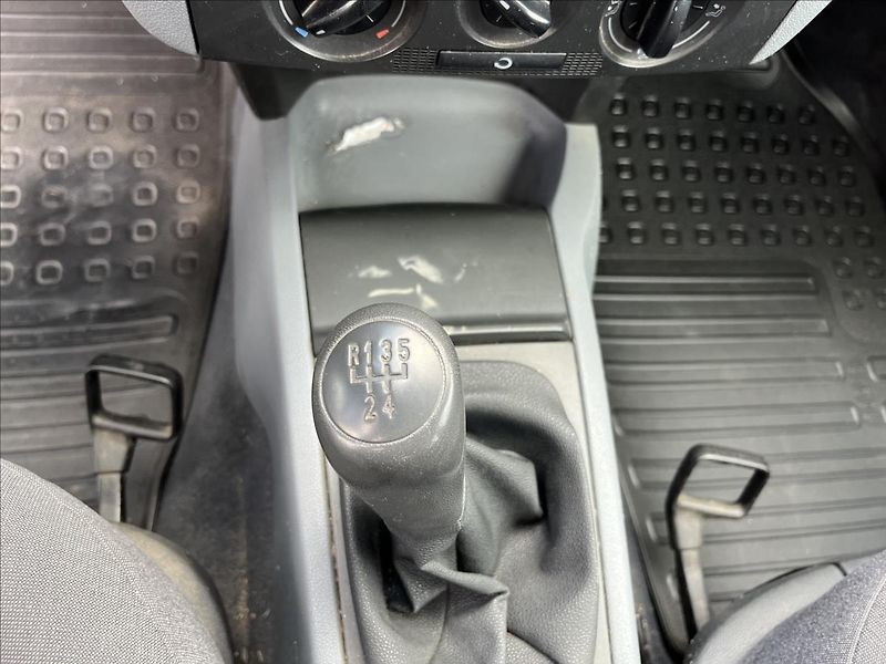 Škoda Fabia 1,4 MPi ALU STK 5/2028 - fotka 16 z 25