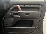 Land Rover Defender 110 D300 HSE AUT CZ - náhled 51