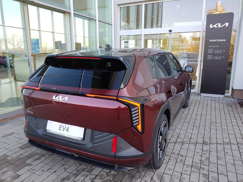 Kia EV4 (2026) SZ1 4x2 EARTH + A19 81,4 KWH - fotka 2 z 6