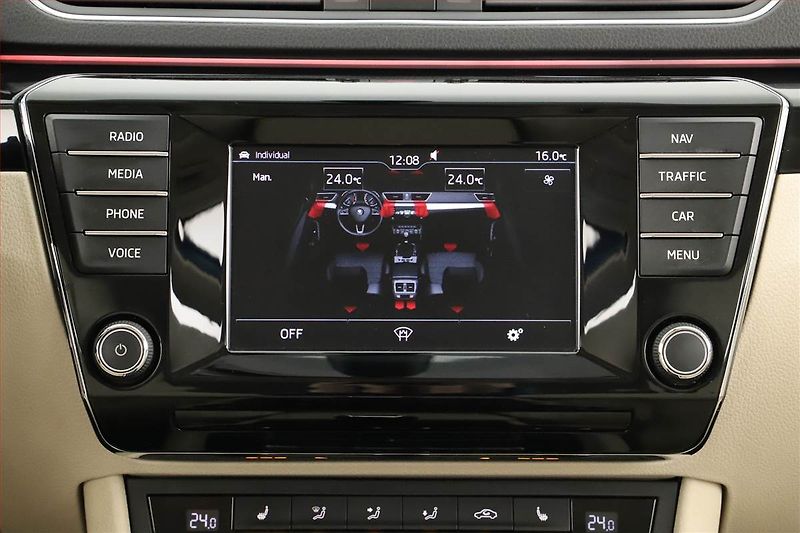 Škoda Superb (2016) 2.0 TDI 4x4, 4X4, Automat - fotka 18 z 20