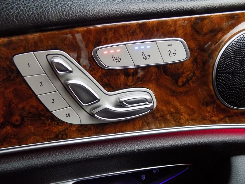 Mercedes-Benz Třídy E (2018) 400d/4-Matic/Full-LED/Webasto/ - fotka 31 z 39