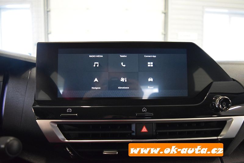 Citroën C4 X 1.2 PURETECH PACK 96 kW. - fotka 39 z 62