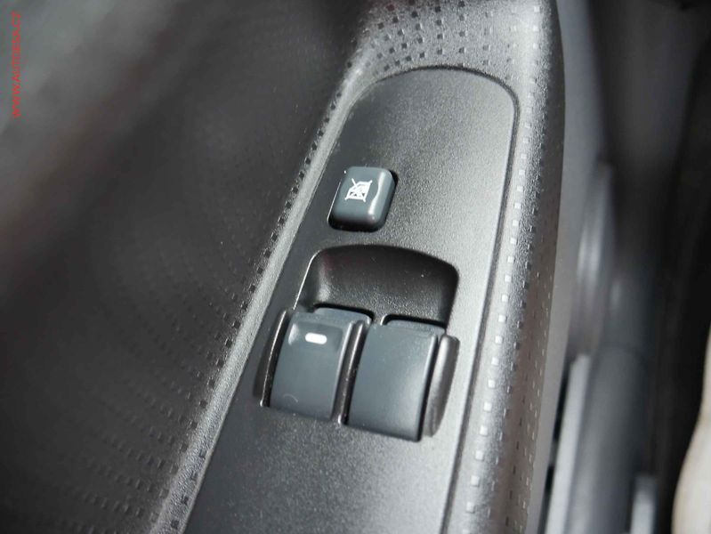 Mitsubishi Colt (2013) 1.2i - fotka 12 z 13