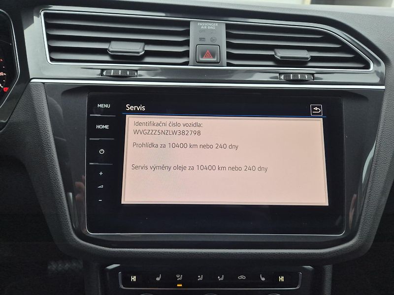 Volkswagen Tiguan 2,0TDi 140kw DSG 4x4 18ALU TZ - fotka 24 z 50