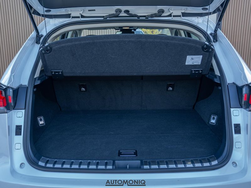 Lexus NX 300h (2020) 2.5 Hybrid AWD adaptív, Navi - fotka 12 z 19