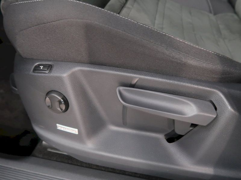 Volkswagen Touran (2023) HIGHLINE 2.0TDI 110KW DSG CZ - fotka 14 z 42