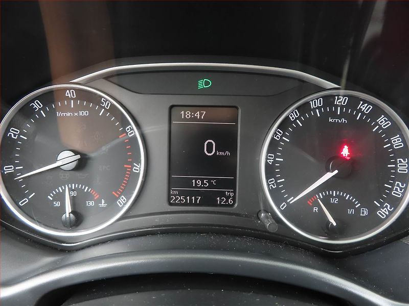 Škoda Octavia (2010) 1.2 TSI, Xenony, Tempomat - fotka 11 z 15