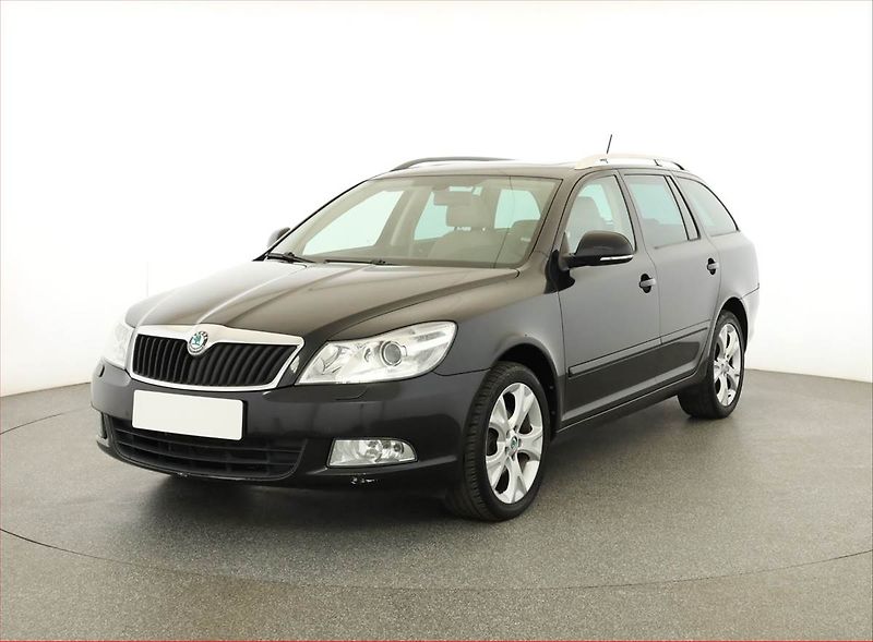 Škoda Octavia (2012) Elegance 1.8 TSI, Automat - fotka 2 z 14