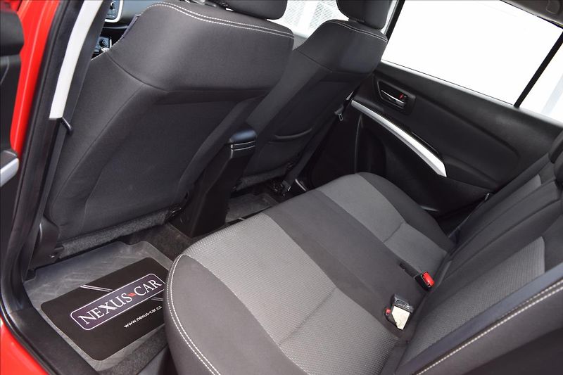 Suzuki SX4 S-Cross 1,6 D 88KW NOVÁ STK TAŽNÉ 4X4 - fotka 18 z 49
