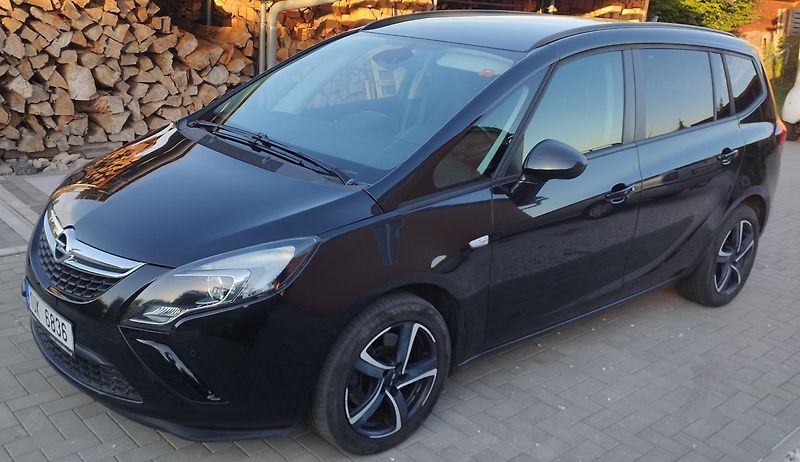 Opel Zafira (2012) Opel Zafira Tourer 2,0CDTI - fotka 2 z 22