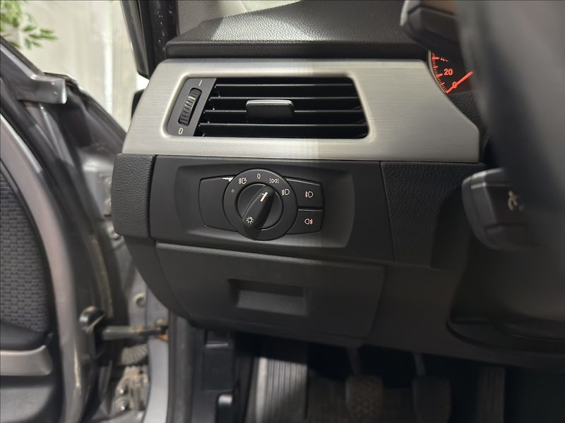 BMW Řada 3 2,0   i 125KW ANGEL NAVI TEMPO - fotka 11 z 26