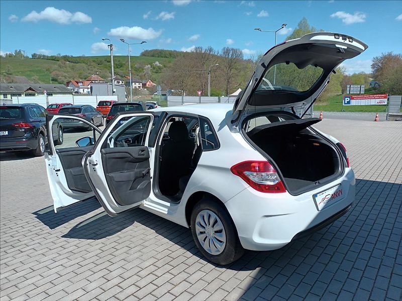 Citroën C4 1,6 HDI,68KW,ČR,KLIM,TEMPOMAT, - fotka 10 z 33