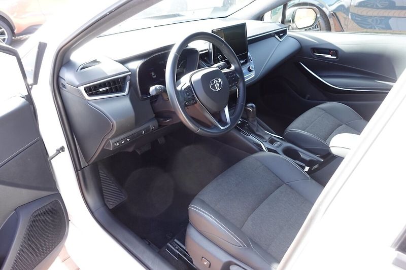 Toyota Corolla 1.8HEV CVT  Comfort Style Tech - fotka 11 z 31