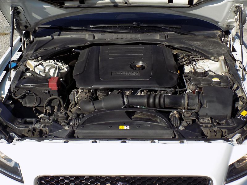 Jaguar XF 20D 132 KW  - fotka 33 z 36
