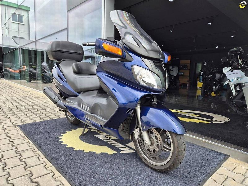 Suzuki Burgman 650 (2002) - fotka 2 z 22