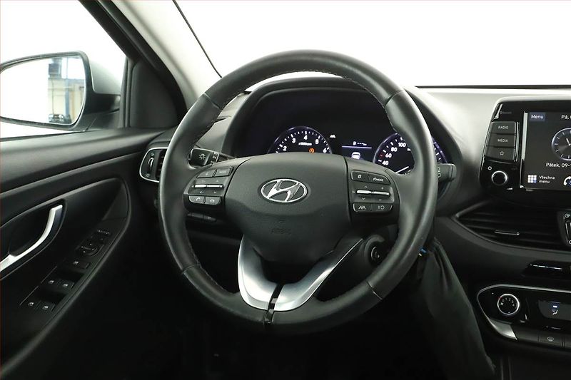 Hyundai i30 (2024) Comfort 1.0 T-GDI, ČR,1.maj - fotka 8 z 14