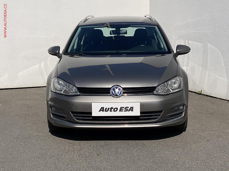 Volkswagen Golf (2015) 1.6 TDi, DSG, výhřev sed. - fotka 2 z 18