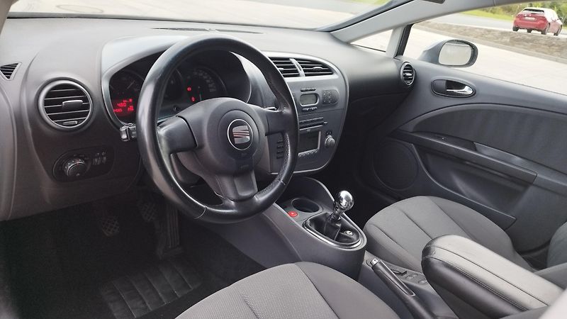 Seat Leon 1.6i,volat- 608 081 843 - fotka 9 z 15