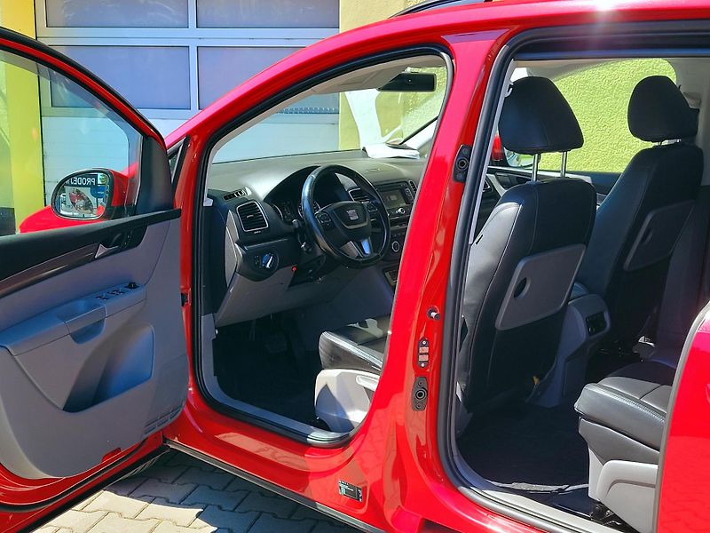 Seat Alhambra 2,0 DSG REFER, SERV.KNIHA,7mís - fotka 20 z 45