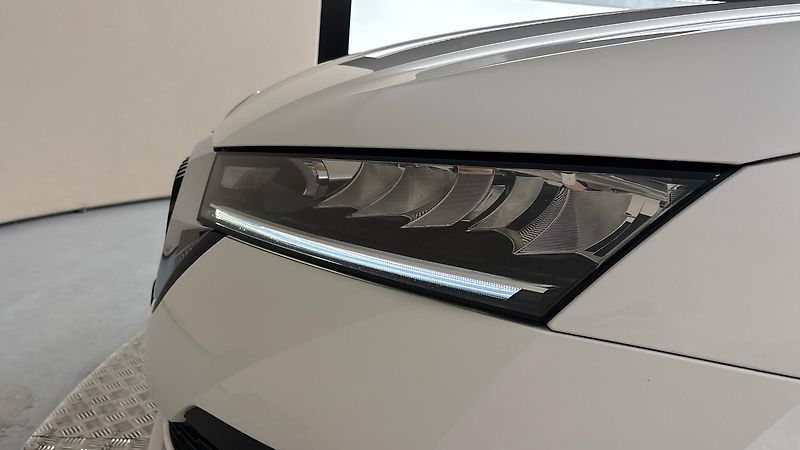 Škoda Octavia 2.0 TDI DSG Style Combi - fotka 18 z 26