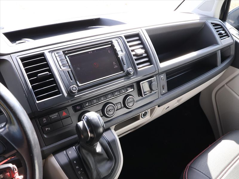 Volkswagen Caravelle 2,0 TDI 150kW DSG 8Míst Comfor - fotka 16 z 26