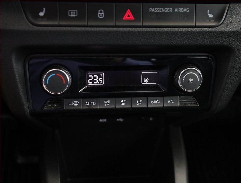 Škoda Fabia (2018) Style 1.0 TSI, Tempomat - fotka 11 z 19