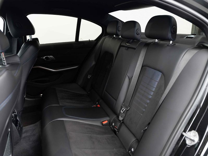 BMW Řada 3 M340d xDrive - fotka 21 z 21