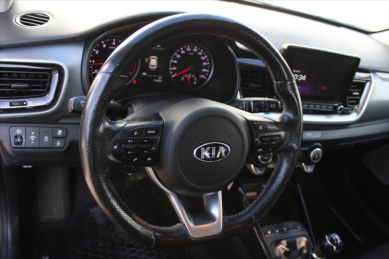 Kia Stonic 1.2 DPI GT LINE NAVIGACE ČR - fotka 14 z 24