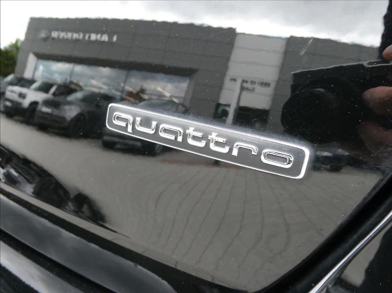 Audi A4 Avant 2,0 TDi 140kW,AT,Quattro - fotka 30 z 31