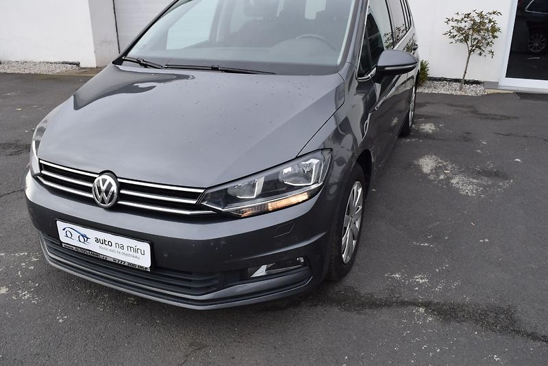Volkswagen Touran (2017) 1.2TSI 81kw CLBMT 7MÍST TAŽNÉ - fotka 2 z 45