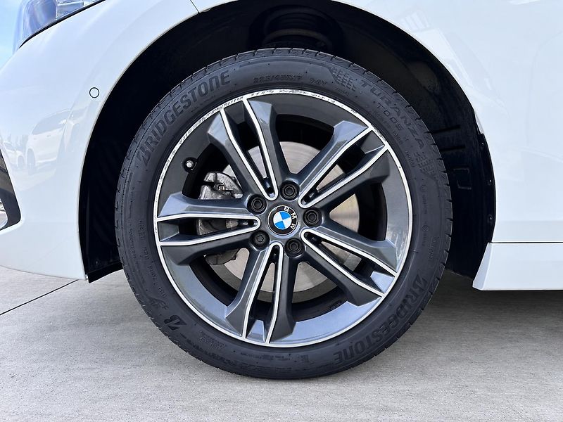 BMW Řada 1 118i Model Sport Line - fotka 23 z 23