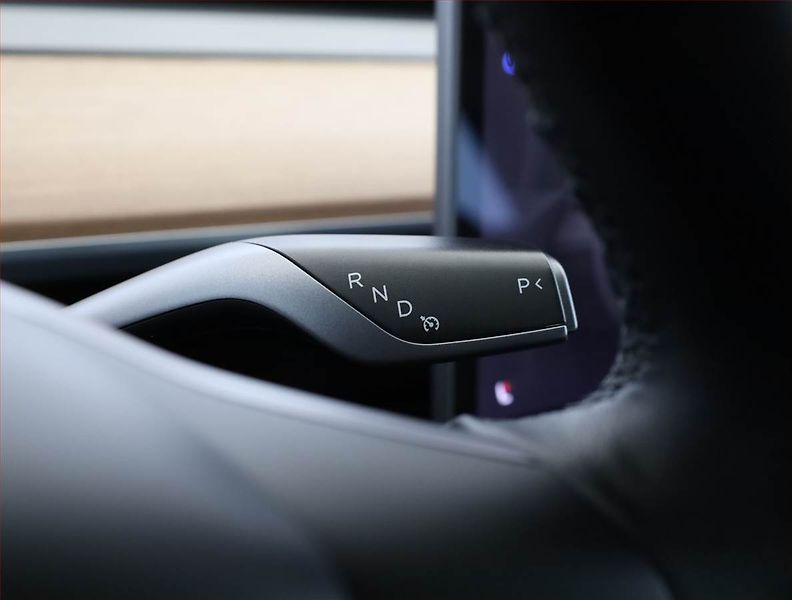 Tesla Model 3 (2019) Long Range 4WD 78kWh, SoH 85% - fotka 13 z 21