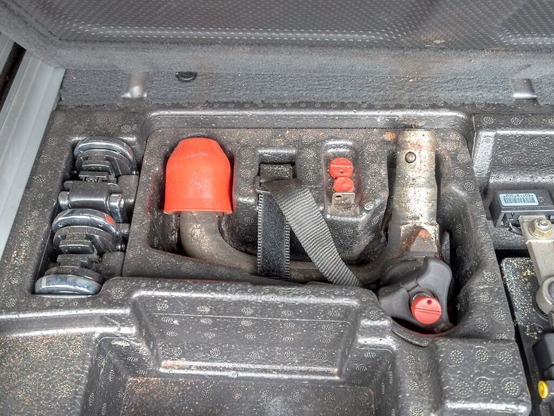 BMW X3 (2006) 2.0D 110KW – 2x Alu kola - fotka 35 z 41