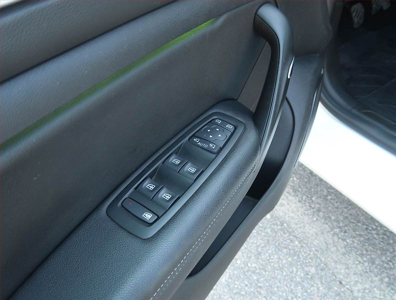Renault Mégane (2022) Intens 1.3 TCe, Serv.kniha - fotka 16 z 20