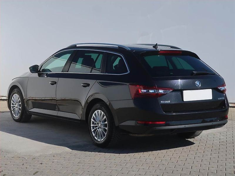 Škoda Superb (2018) Style 2.0 TDI, Automat - fotka 4 z 19