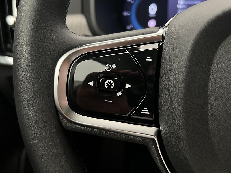 Volvo V90 CC B5 AWD ULTIMATE BRIGHT AUT - fotka 27 z 48